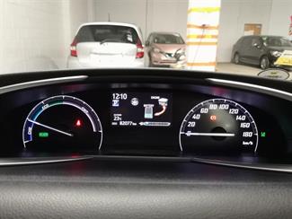 2016 Toyota Sienta - Thumbnail