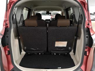 2016 Toyota Sienta - Thumbnail