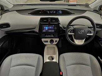 2017 Toyota Prius - Thumbnail