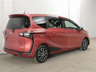 2017 Toyota Sienta - Thumbnail