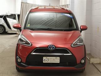 2017 Toyota Sienta - Thumbnail