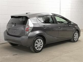 2014 Toyota Aqua - Thumbnail