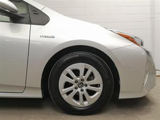 2017 Toyota Prius - Thumbnail