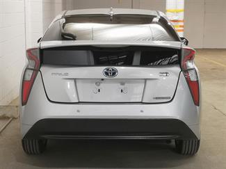 2017 Toyota Prius - Thumbnail
