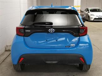 2021 Toyota Yaris - Thumbnail