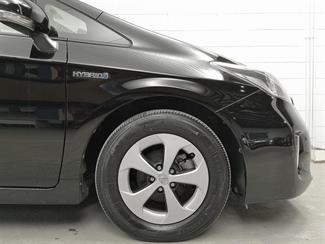 2015 Toyota Prius - Thumbnail