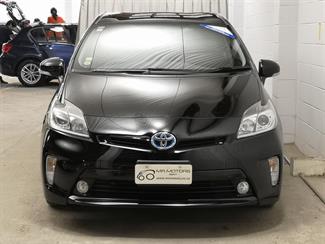 2015 Toyota Prius - Thumbnail