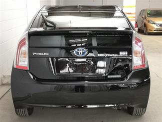 2015 Toyota Prius - Thumbnail