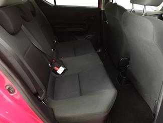 2015 Toyota Aqua - Thumbnail