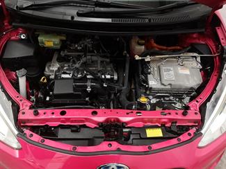 2015 Toyota Aqua - Thumbnail