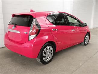 2015 Toyota Aqua - Thumbnail