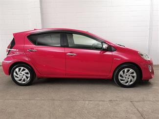 2015 Toyota Aqua - Thumbnail