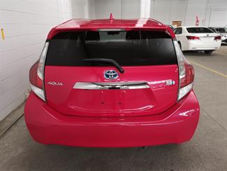 2015 Toyota Aqua - Thumbnail