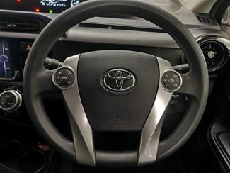 2015 Toyota Aqua - Thumbnail