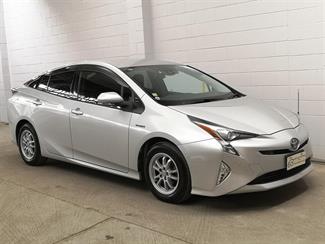 2017 Toyota Prius - Thumbnail