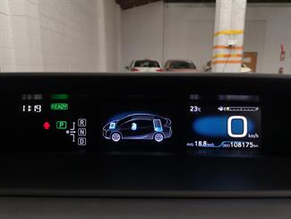 2017 Toyota Prius - Thumbnail
