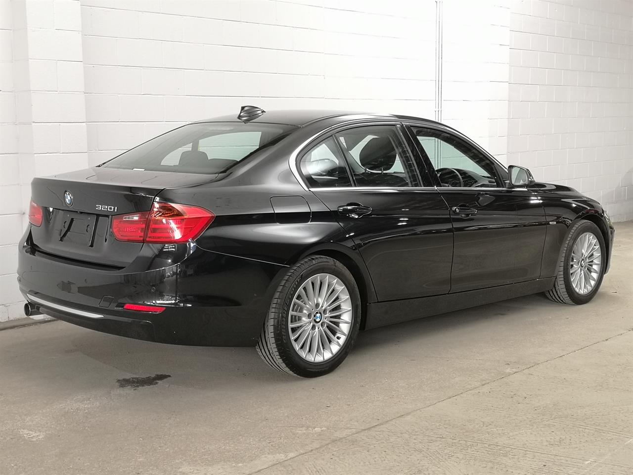 2015 BMW 320i