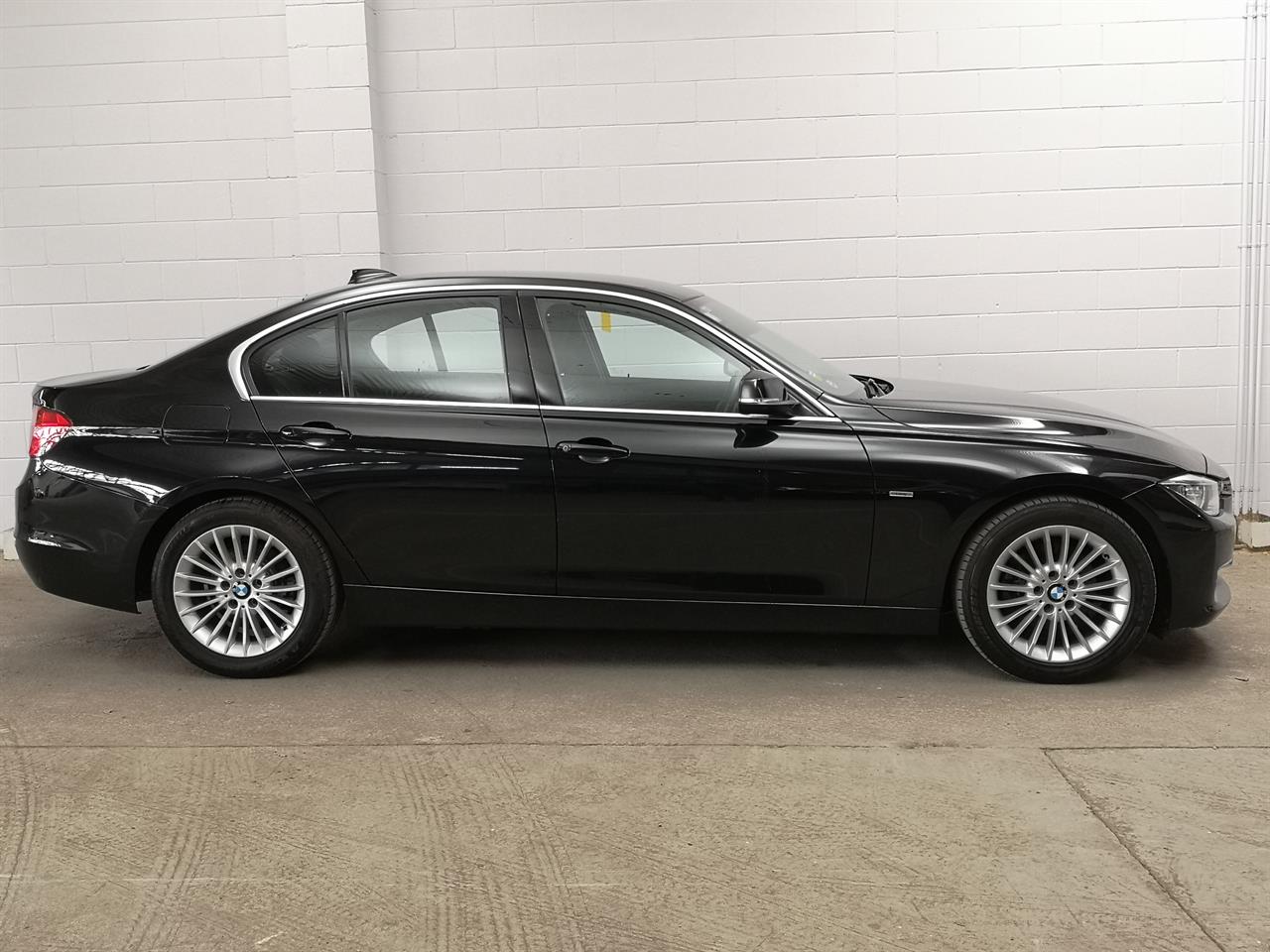 2015 BMW 320i