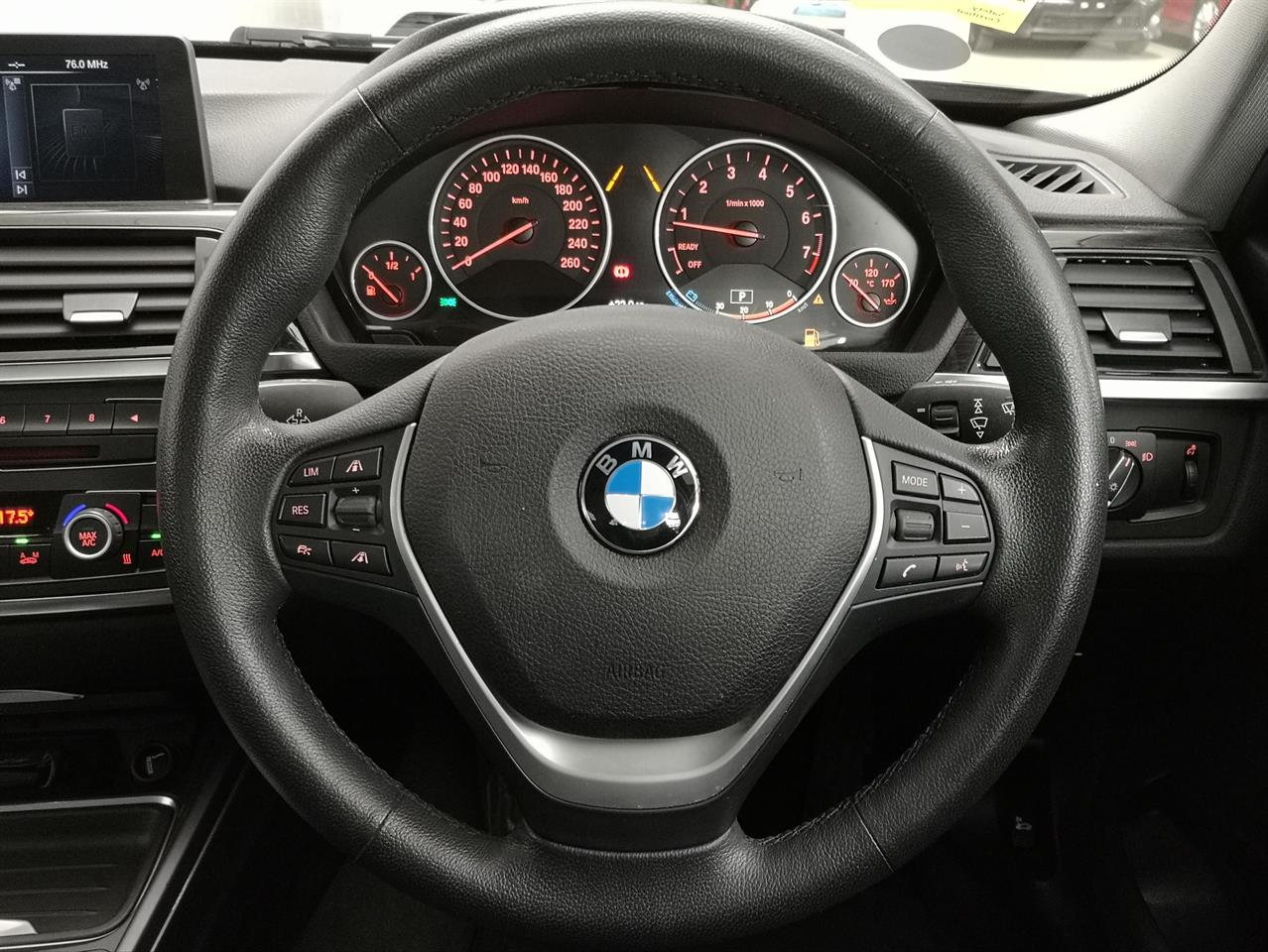 2015 BMW 320i