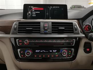 2016 BMW 330e - Thumbnail