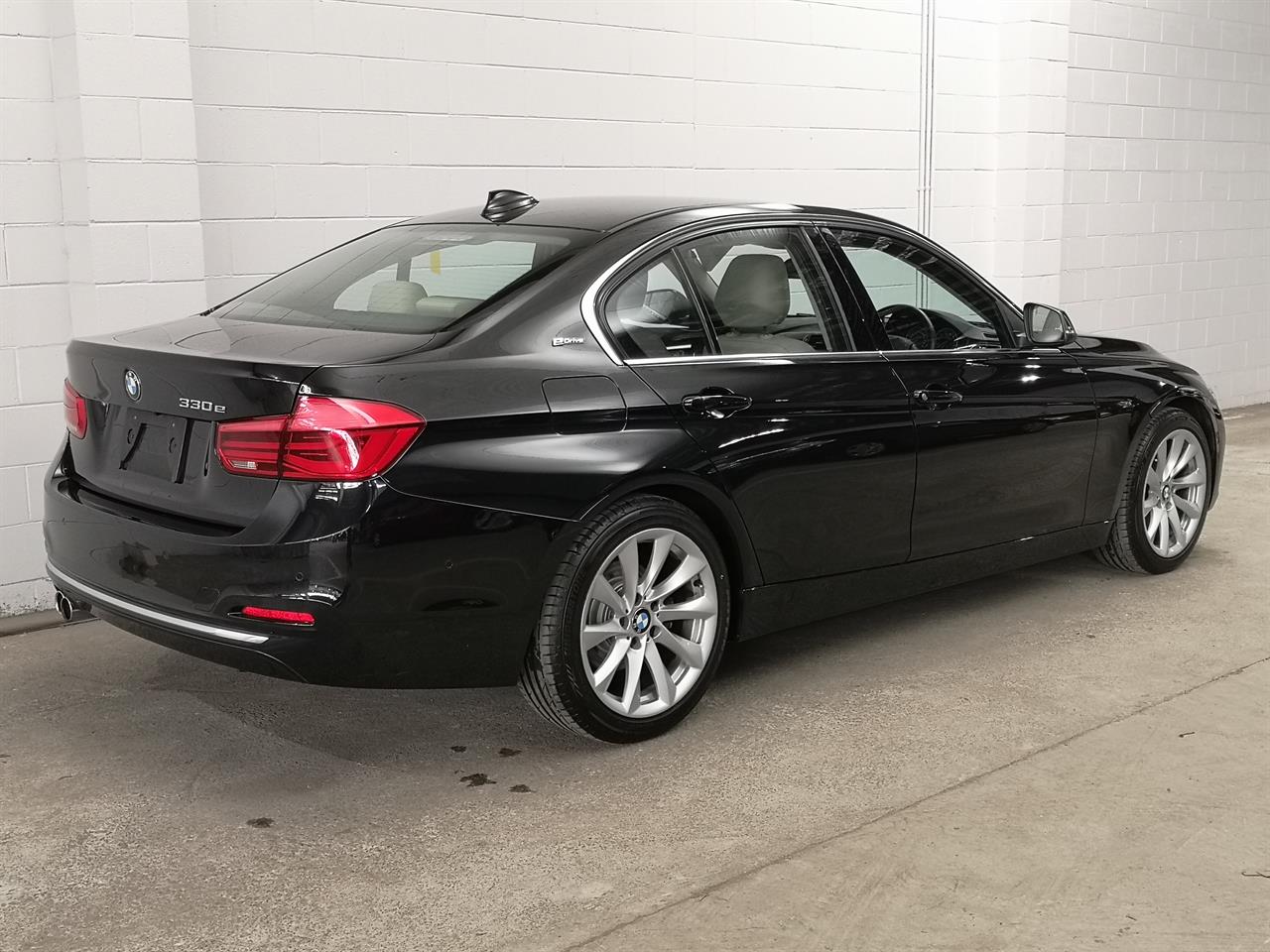 2016 BMW 330e