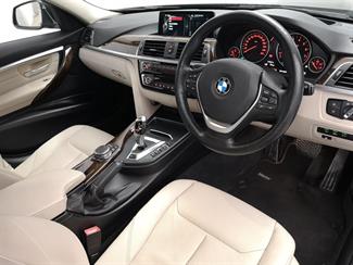 2016 BMW 330e - Thumbnail