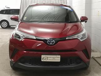 2017 Toyota C-HR - Thumbnail