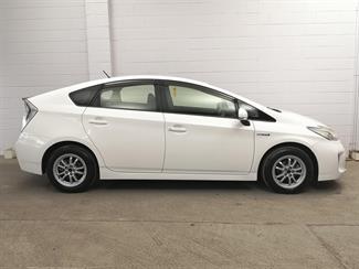 2012 Toyota Prius - Thumbnail
