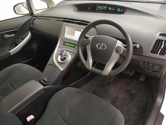 2012 Toyota Prius - Thumbnail