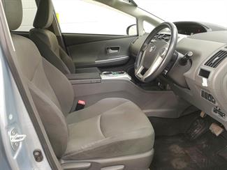 2012 Toyota Prius - Thumbnail