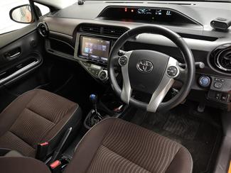 2016 Toyota Aqua - Thumbnail
