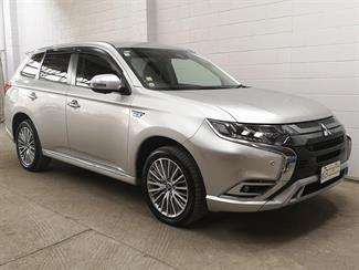 2020 Mitsubishi Outlander - Thumbnail