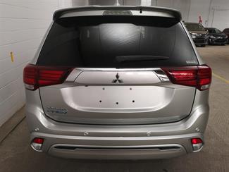 2020 Mitsubishi Outlander - Thumbnail