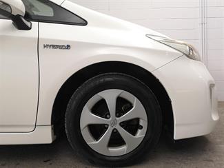 2015 Toyota Prius - Thumbnail
