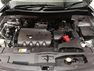 2014 Mitsubishi Outlander - Thumbnail