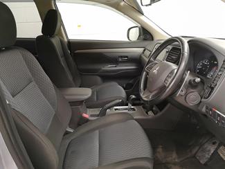 2014 Mitsubishi Outlander - Thumbnail