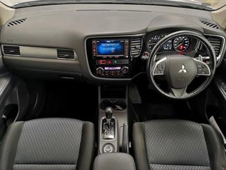 2014 Mitsubishi Outlander - Thumbnail