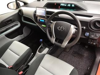 2012 Toyota Aqua - Thumbnail