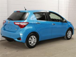 2018 Toyota Vitz - Thumbnail
