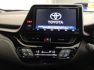 2020 Toyota C-HR - Thumbnail