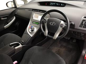 2013 Toyota Prius - Thumbnail