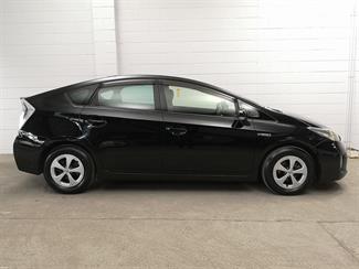 2013 Toyota Prius - Thumbnail