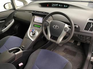 2013 Toyota Prius - Thumbnail