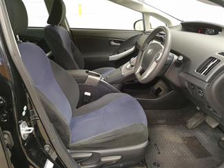 2013 Toyota Prius - Thumbnail