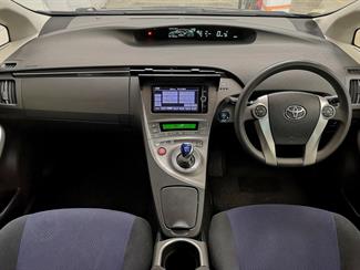 2013 Toyota Prius - Thumbnail