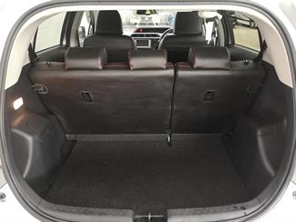 2013 Toyota Aqua - Thumbnail