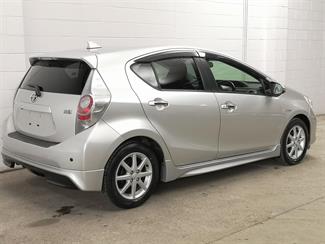 2013 Toyota Aqua - Thumbnail