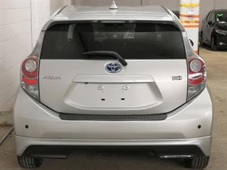 2013 Toyota Aqua - Thumbnail