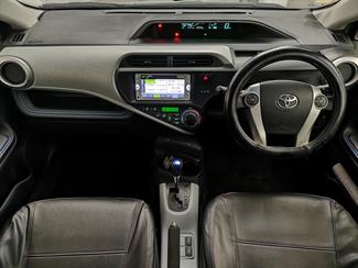 2013 Toyota Aqua - Thumbnail