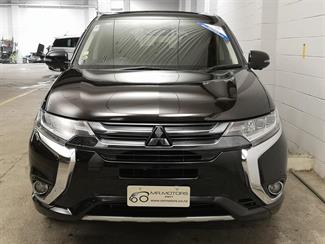 2015 Mitsubishi Outlander - Thumbnail